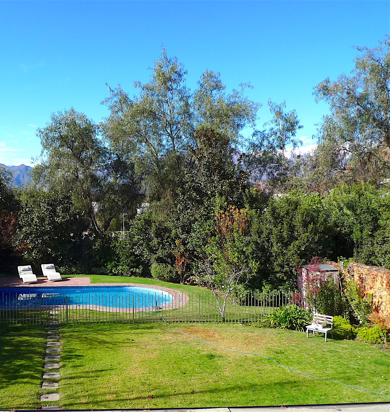 Al lado colegio Everest